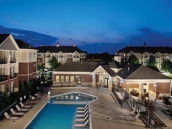 Olde Towne Clubhouse + Outdoor Amenities
