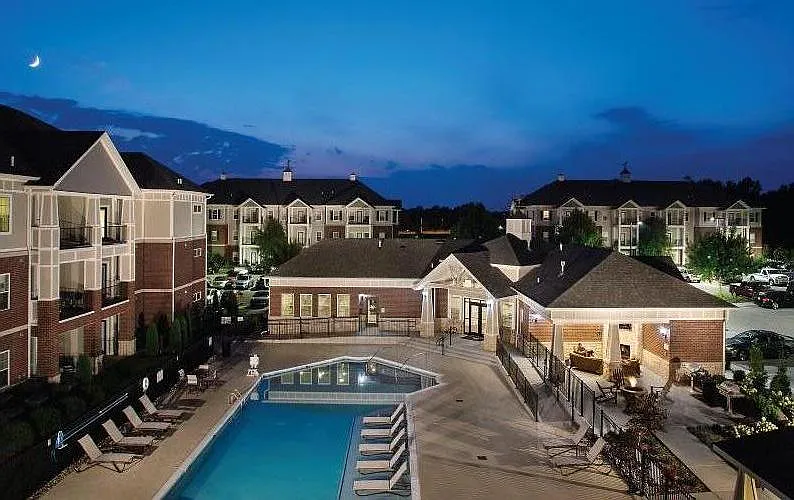 Olde Towne Clubhouse + Outdoor Amenities