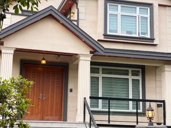 3433 Turner St #5, Vancouver, BC V5K 2H8