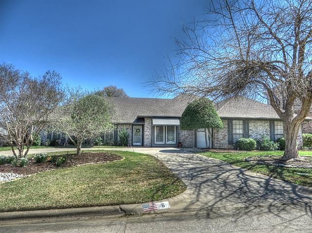 1st image of 6 Creekmere Dr