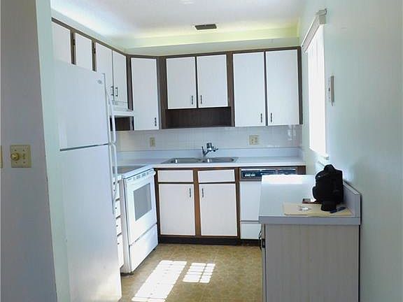 5th image of 6 Vista Palm Ln