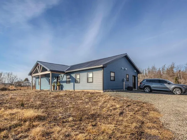 29 Amy St, Cape Breton, NS B1B 1A1