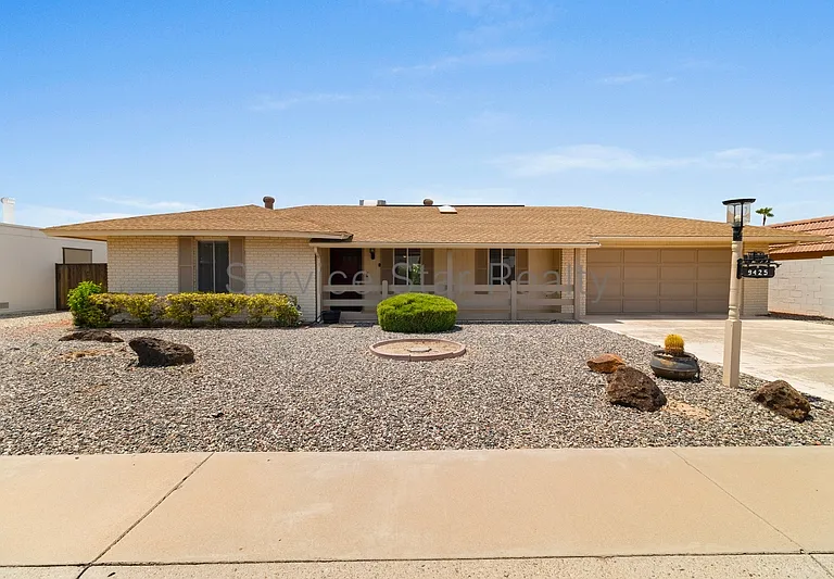 9425 W Rolling Hills Dr — Photo 2