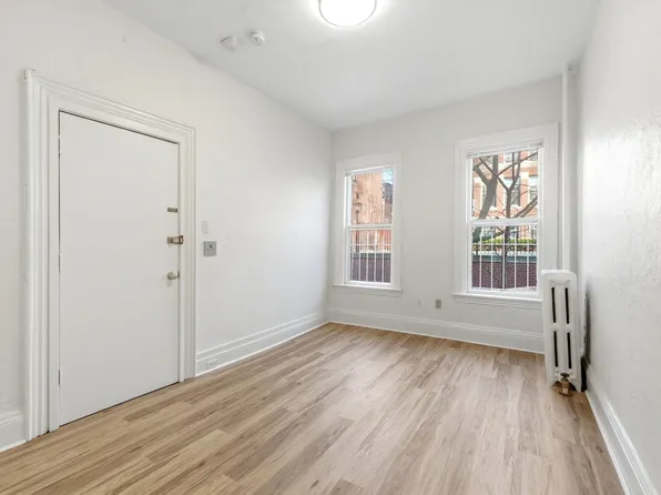 19 S Russell St APT 2, Boston, MA 02114