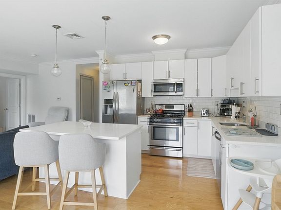 5th image of 130 Tremont St #407