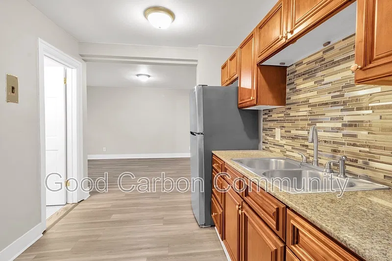 1 bed, 1.0 bath, $1,100 — Photo 2