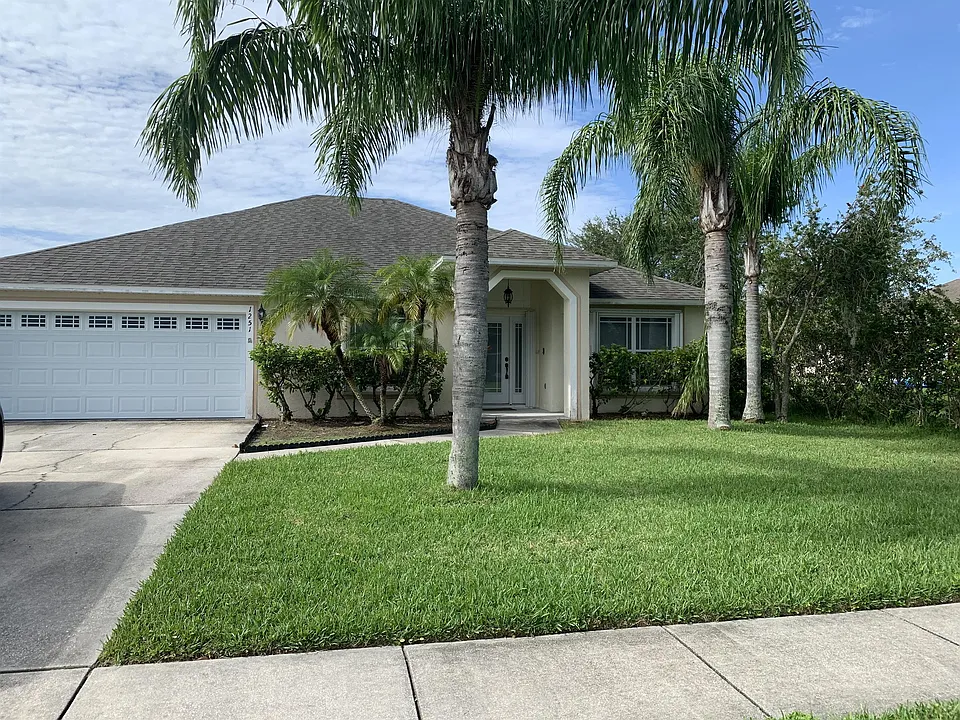 1251 Creekview Ct
