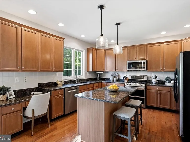 22806 Oatlands Grove Pl — Photo 64