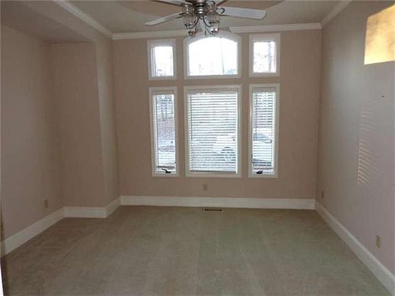 5th image of 1207 Walker Ct