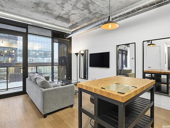 2nd image of UNIT 504-490 2nd AVENUE S