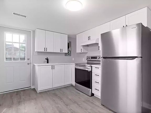 2nd image of 76 Joseph St