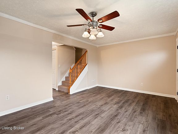 4th image of 9840 Oakshire Dr