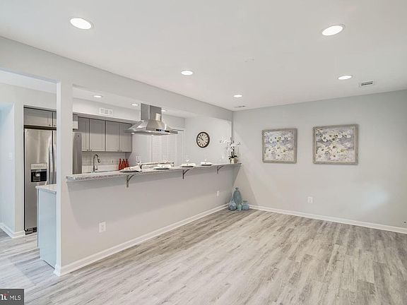 3rd image of 9739 Hagel Cir #C