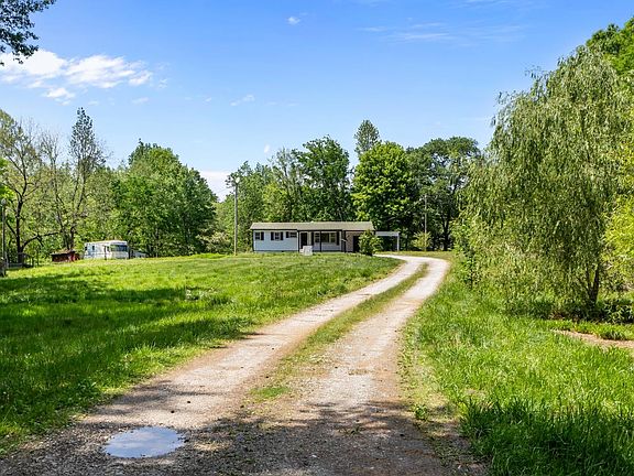 3rd image of 305 Old Bruceton Rd