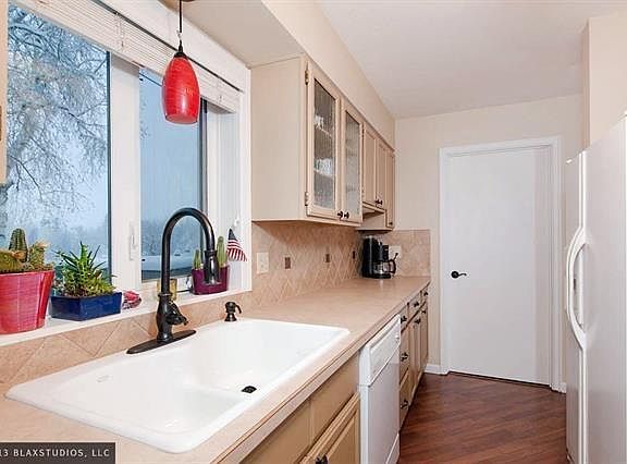 4th image of 1701 2nd Ave APT 14