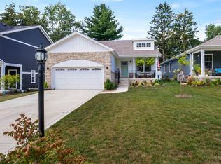 1009 Center St, Valparaiso, IN 46385
