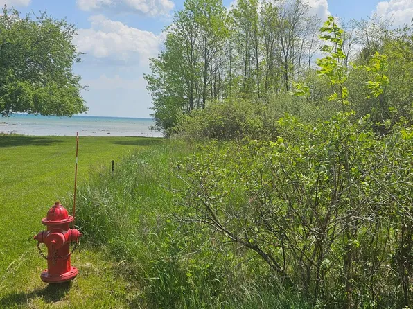 5340 Johnson Dr, Pt Hope, MI 48468