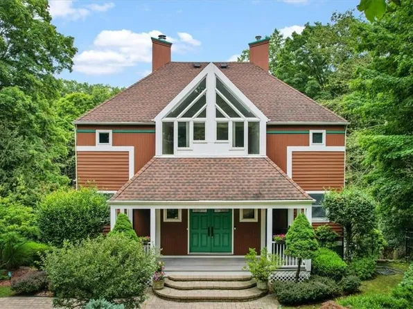 47 Suzanne Lane, Pleasantville, NY 10570