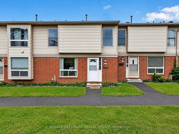 840 Cahill Dr W #29, Ottawa, ON K1V 9K5