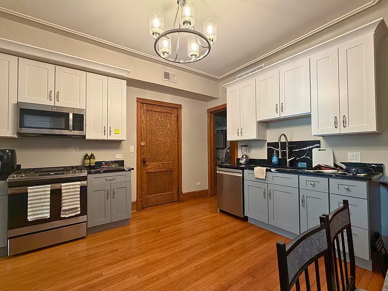 3727 N Lakewood Ave #2 — Photo 4