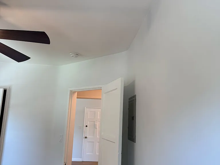 4123 1/2 W Toluca Lake Ave #4123-1/2 — Photo 19