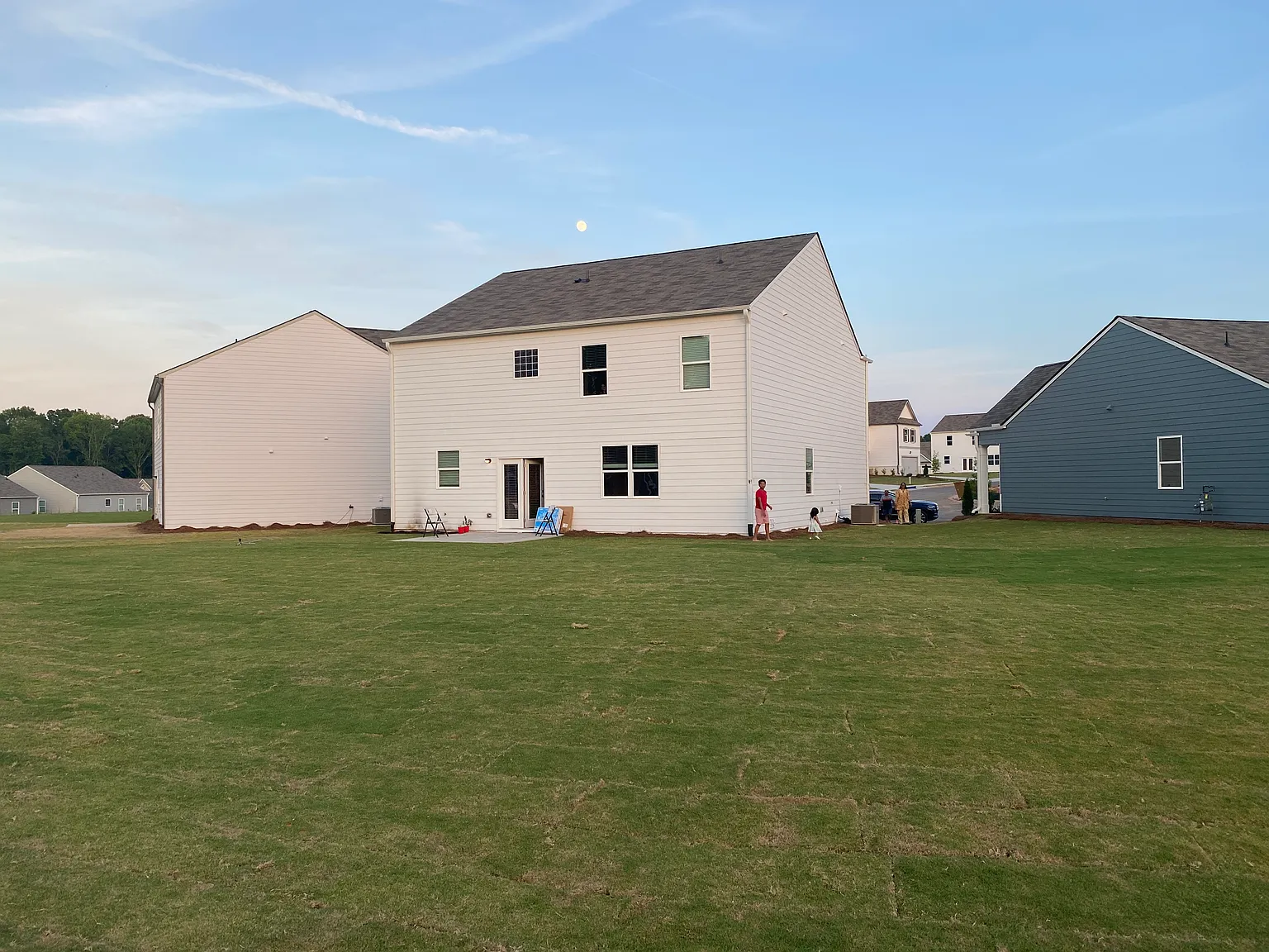 5 bed, 2804 sqft, $2,600 — Photo 2