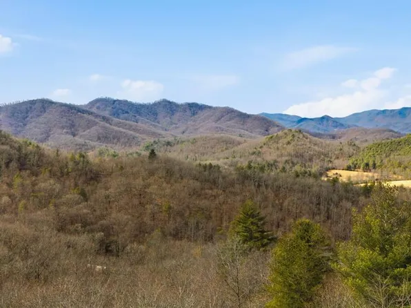 7 Quail Ridge Rd, Franklin, NC 28734