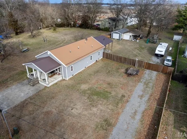 112 N 6th St, Sikeston, MO 63801