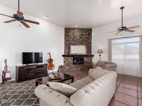5th image of 1541 N Coral Bells Dr