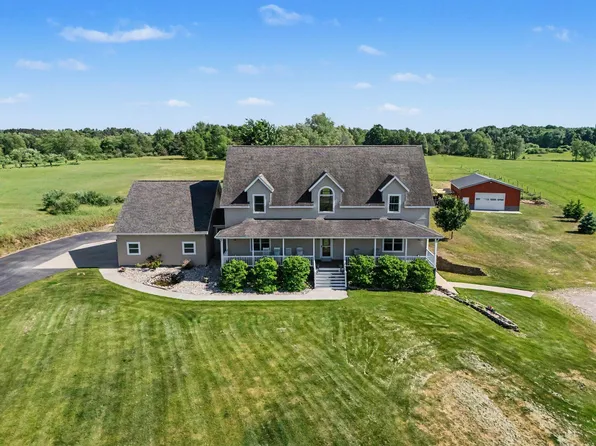 1415 W 1st St, Scottville, MI 49454