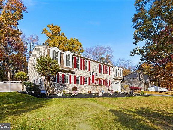 3rd image of 2816 Ridge Rd