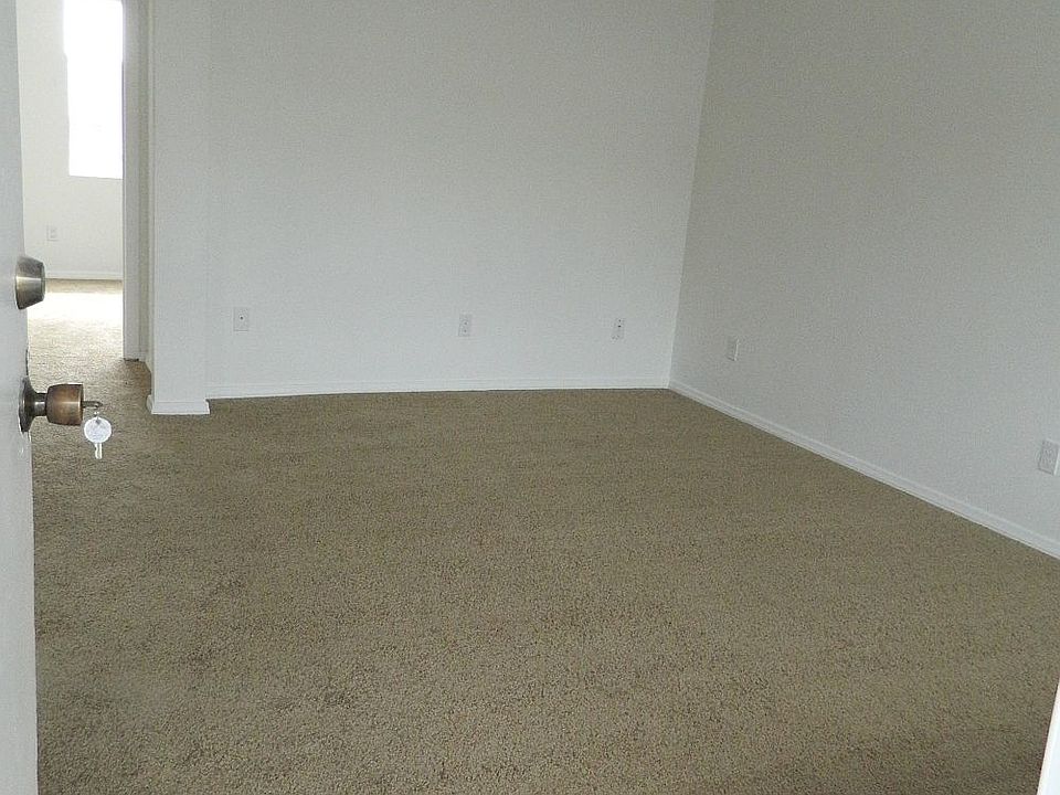 2nd image of 913 Grand Ave APT C