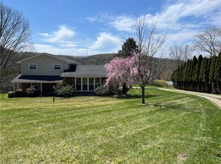 157 Aztec Ln, New Cumberland, WV 26047