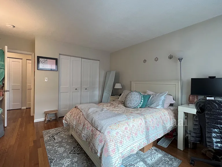 95 Sutherland Rd #2D — Photo 31