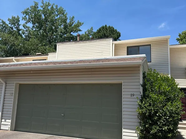 19 Lakeshore Dr NE, Albuquerque, NM 87112