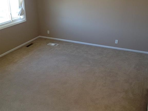 5th image of 8918 S 143rd Cir
