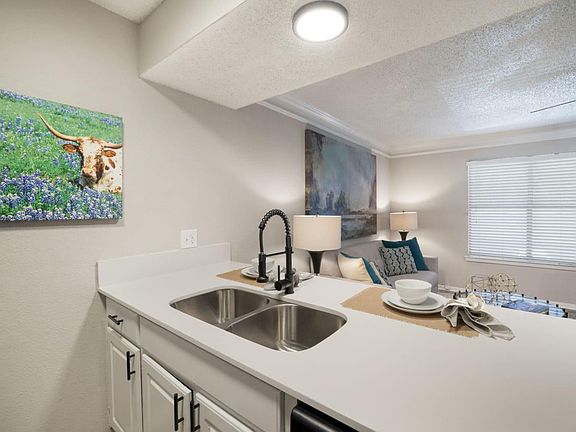 4th image of 5240 N Lamar Blvd #1