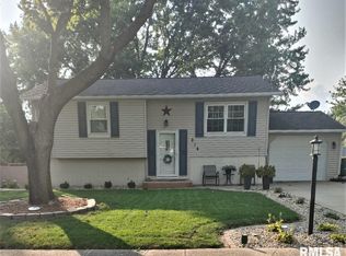 214 Parkview Dr, Washington, IL 61571