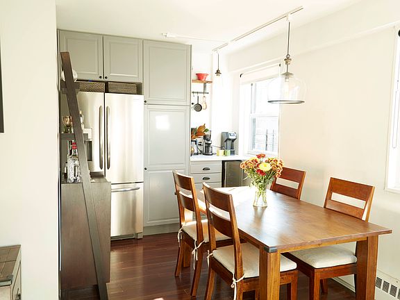 3rd image of 122 Ashland Pl APT 10A