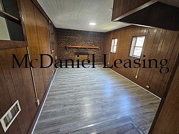 3rd image of 724 Magness Dr