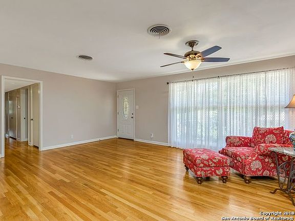 3rd image of 917 Morningside Dr