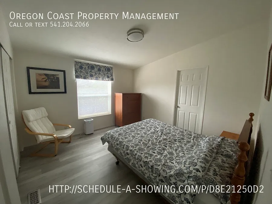 2 Bedroom 2 Bathroom Furnished Home in Newport — Photo 4