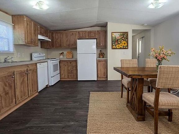 2nd image of 6 Cotton Bayou Cir