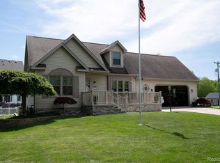 6321 Avenue B, La Salle, MI 48145