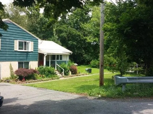 1006 Valley View Blvd, Altoona, PA 16602