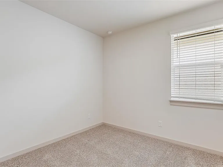 341 Wilshire Rd — Photo 21