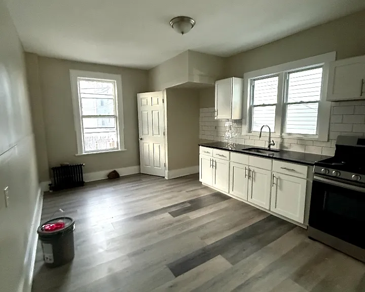 243 S Clinton St #1A — Photo 1