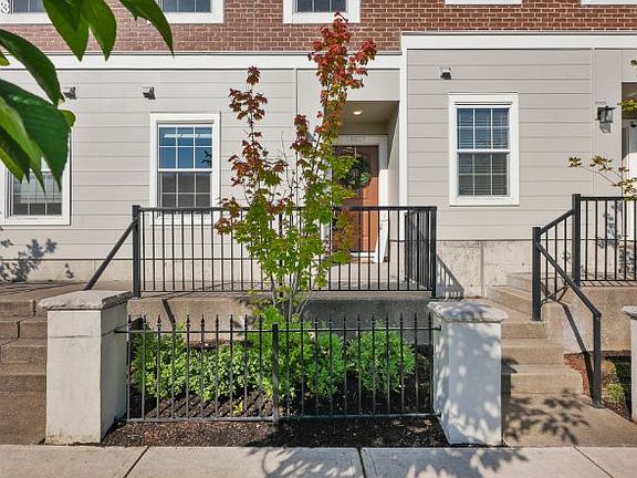 2nd image of 28827 SW Orleans Ave