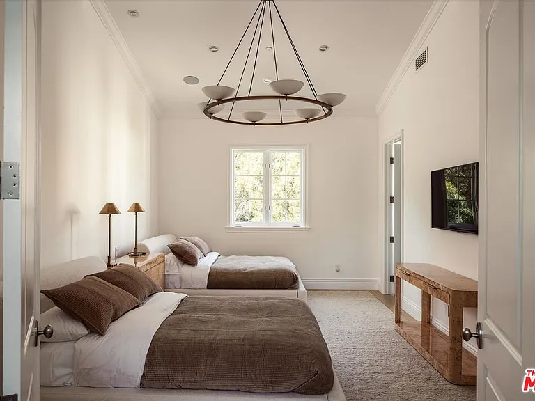 11579 W Sunset Blvd — Photo 18