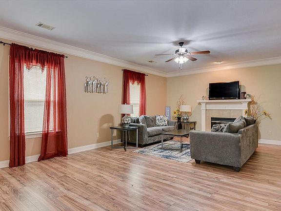 4th image of 3633 Mossland Drive
